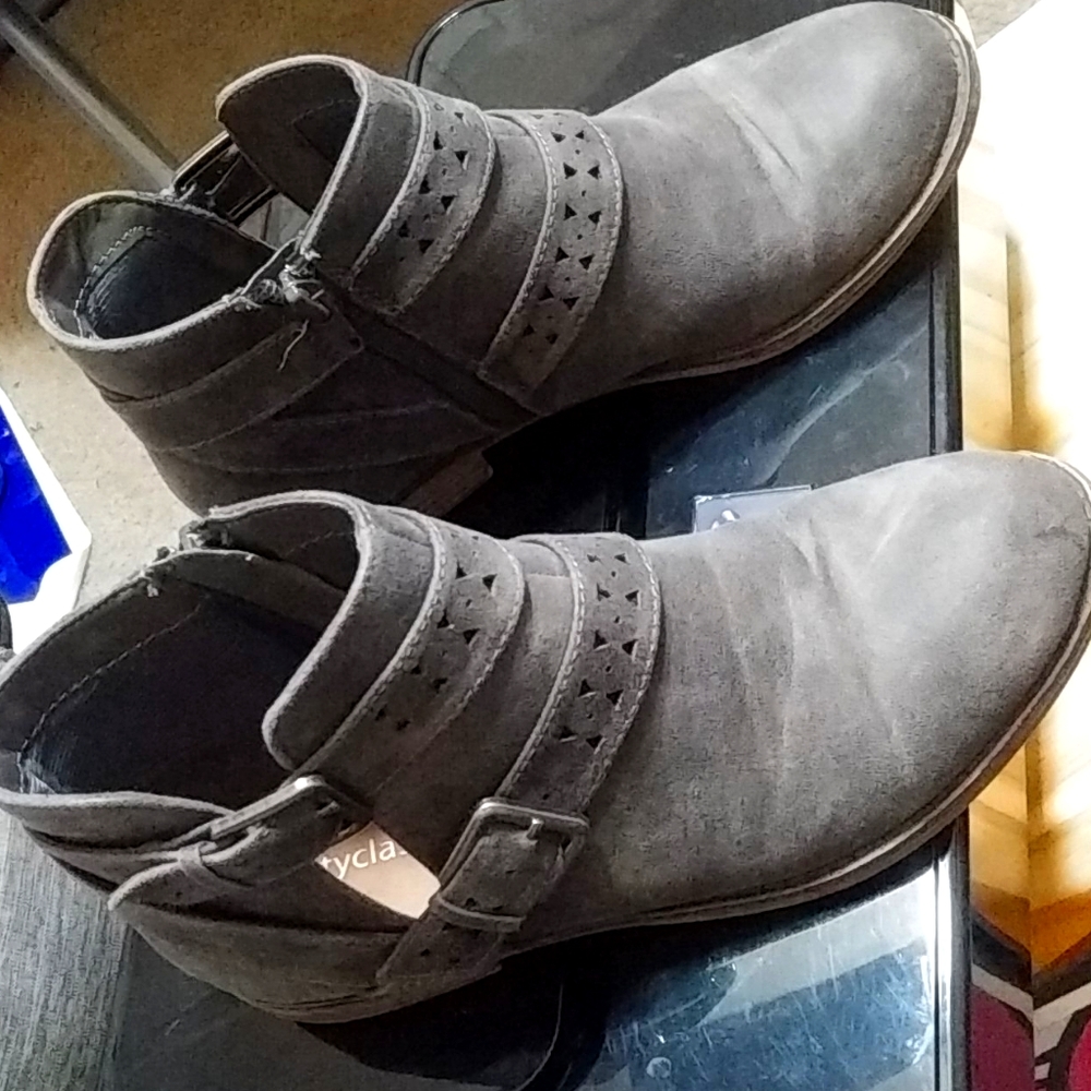 Women's Cut Out Ankle Buckled Booties